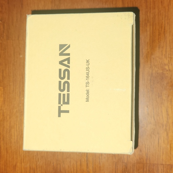 TESSAN US to UK Plug Adapter, Type G Power Adapter with 2 Outlet 3 USB Charger - Picture 2 of 9